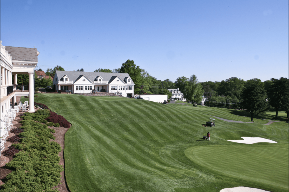 The Washington Golf and Country Club has remained open despite the ongoing pandemic (Photo by Cliff on Flickr).