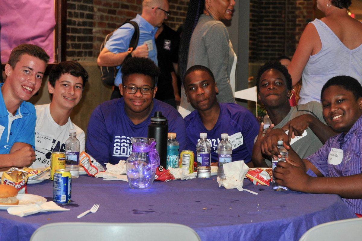 Ajani Bond (third from the right) poses with some new classmates at the freshman picnic in 2019.
Photo from Gonzaga Flickr