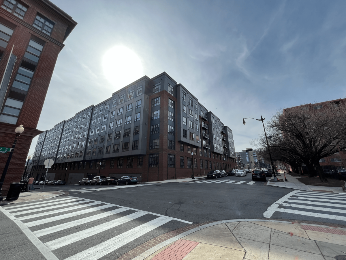 A new apartment building recently popped up at the corner of First St and I Street. Photo by Matthew Clifford.